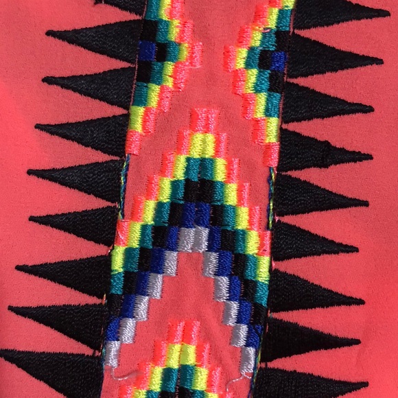 Tops - Picture 6 of 6